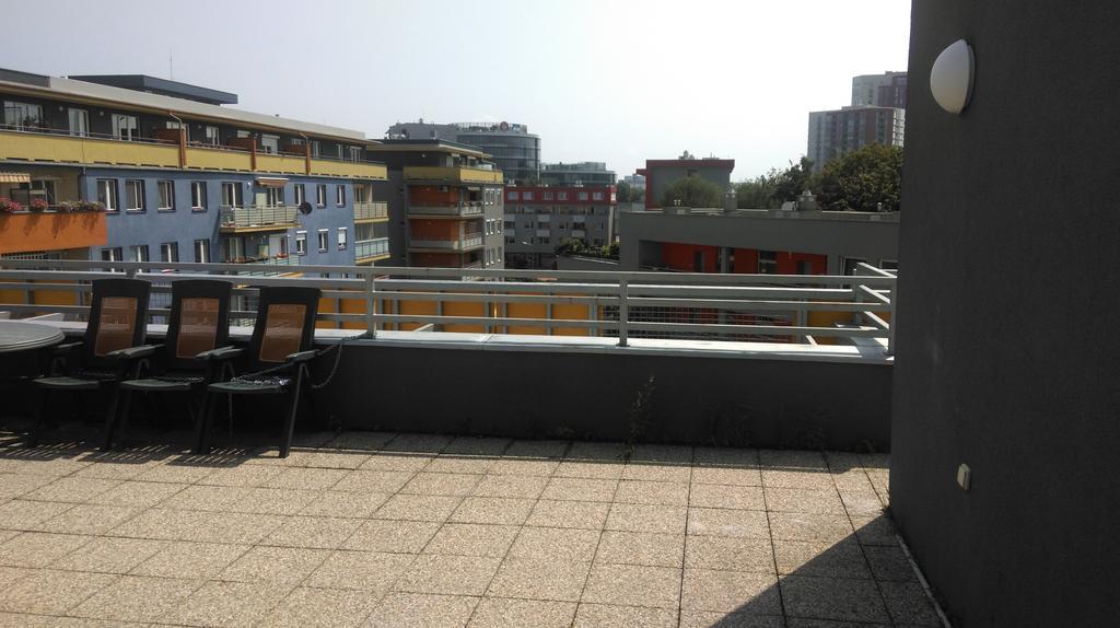 出租露台客房民宿